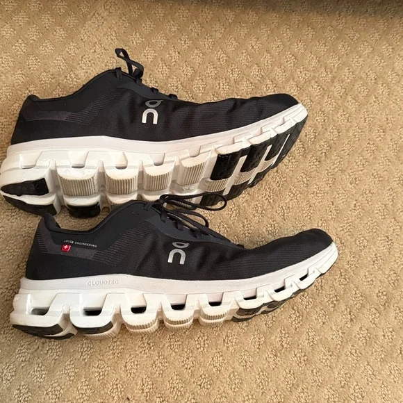 On Running Cloudflow 4 Men’s Running shoes Black Size 11 - Picture 2 of 4